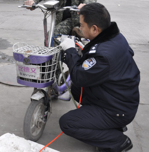 電動(dòng)車實(shí)名登記——肥城德源化工有限公司-環(huán)氧<a href='/guhuaji.shtml' class='keys' title='點(diǎn)擊查看關(guān)于固化劑的相關(guān)信息' target='_blank'>固化劑</a>